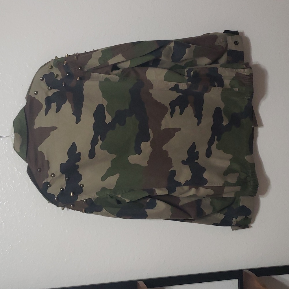 Women's Spiked Camouflage Military Jacket, Size M - Picture 17 of 17